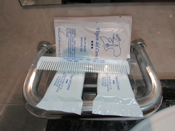 Imagen de la habitación del Hotel Virgen Del Camino. Foto 12