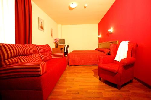 Imagen de la habitación del Hotel Virgen de Covadonga. Foto 14