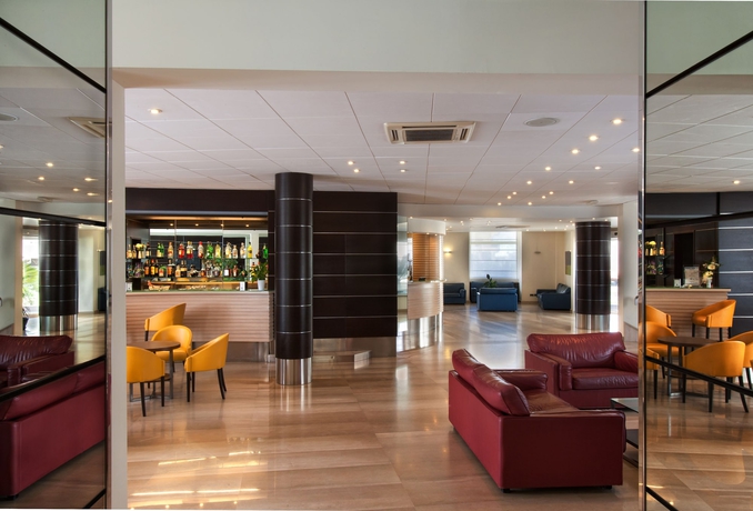 Imagen del bar/restaurante del Hotel Virgilio Grand. Foto 2