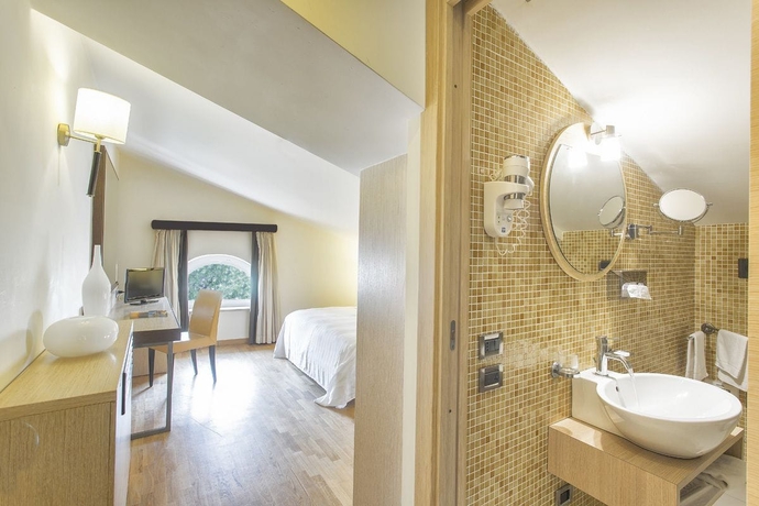 Imagen de la habitación del Hotel Virgilio Grand. Foto 15