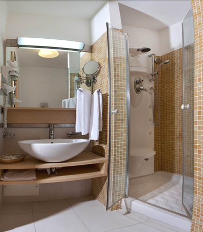 Imagen de la habitación del Hotel Virgilio Grand. Foto 16