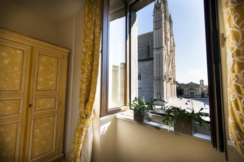 Imagen de la habitación del Hotel Virgilio, Sferracavallo. Foto 2
