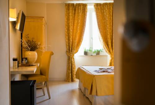 Imagen de la habitación del Hotel Virgilio, Sferracavallo. Foto 7