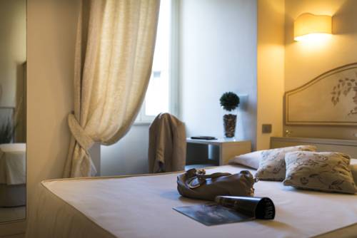 Imagen de la habitación del Hotel Virgilio, Sferracavallo. Foto 12