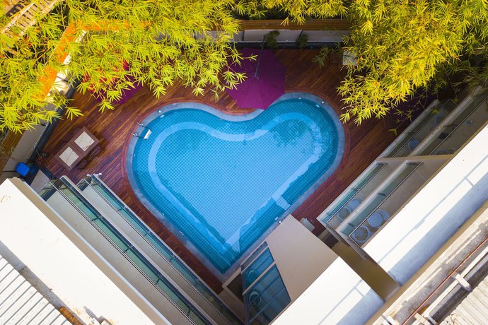Imagen de la piscina del Hotel Virgin Beach. Foto 19