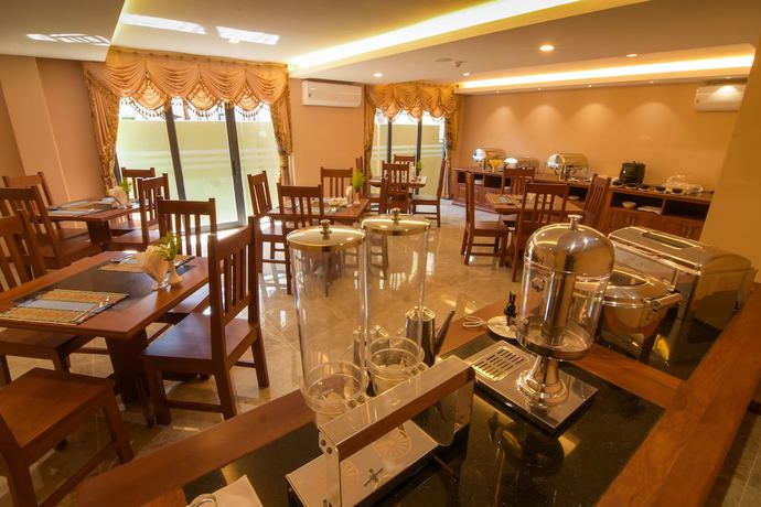 Imagen del bar/restaurante del Hotel Virgin Beach. Foto 5