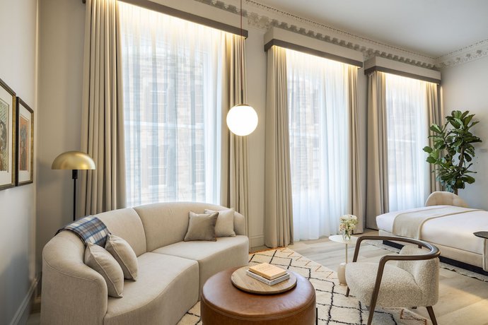 Imagen de la habitación del Hotel Virgin Edinburgh. Foto 7