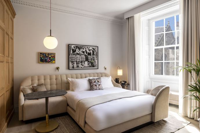 Imagen de la habitación del Hotel Virgin Edinburgh. Foto 13