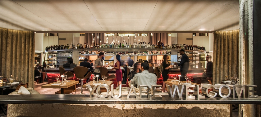 Imagen del bar/restaurante del Hotel Virgin Hotels Chicago. Foto 2