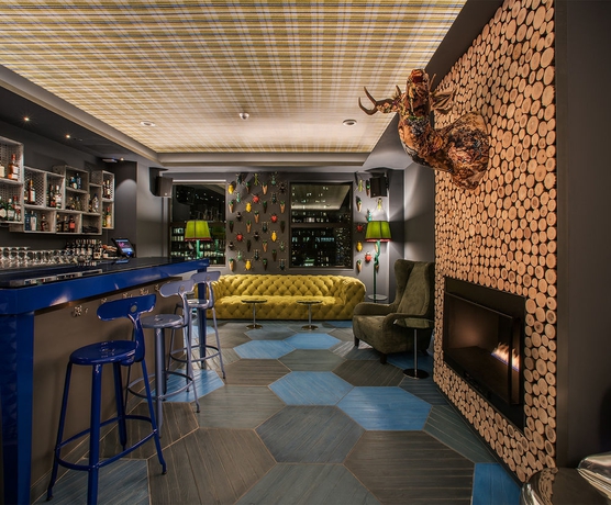 Imagen del bar/restaurante del Hotel Virgin Hotels Chicago. Foto 6