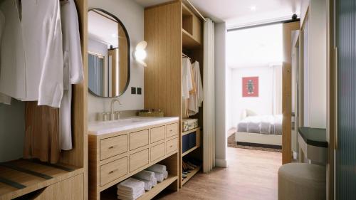 Imagen de la habitación del Hotel Virgin Hotels Glasgow. Foto 3