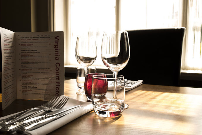 Imagen de la habitación del Hotel Virginia Court. Foto 9