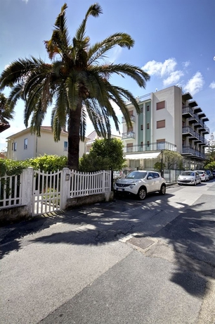 Imagen general del Hotel Virginia, Diano Marina. Foto 2