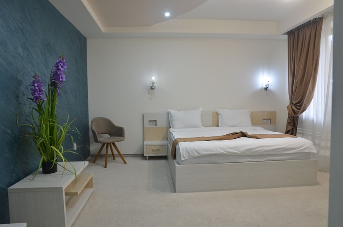 Imagen de la habitación del Hotel Virginia Gardens. Foto 15