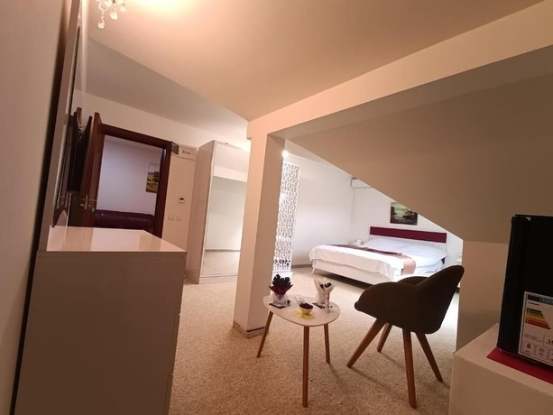 Imagen de la habitación del Hotel Virginia Gardens. Foto 16