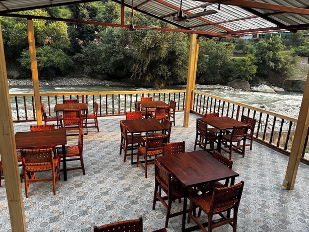 Imagen del bar/restaurante del Hotel Virman Riverside Resort. Foto 7