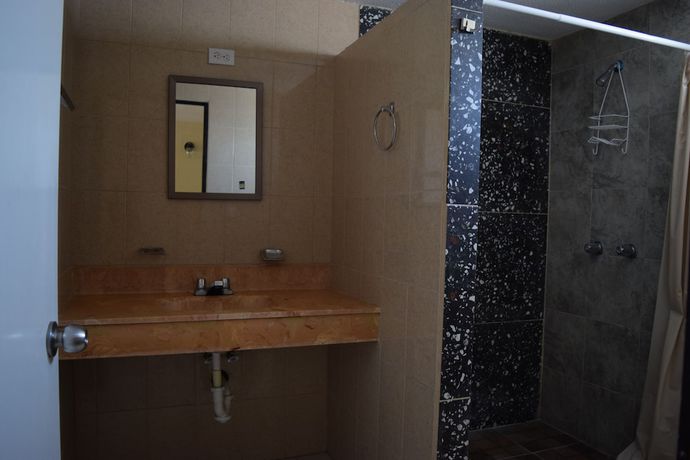 Imagen de la habitación del Hotel Virrey. Foto 8
