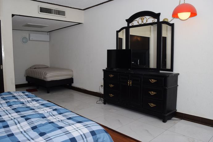 Imagen de la habitación del Hotel Virrey. Foto 10