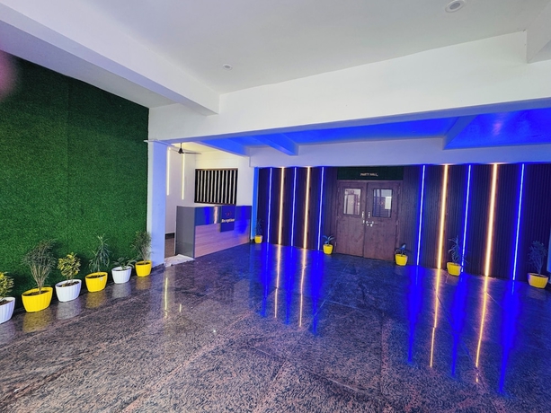 Imagen de los interiores del Hotel Virtus NewlyBuilt Greater Noida. Foto 11