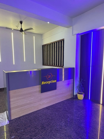 Imagen de los interiores del Hotel Virtus NewlyBuilt Greater Noida. Foto 14