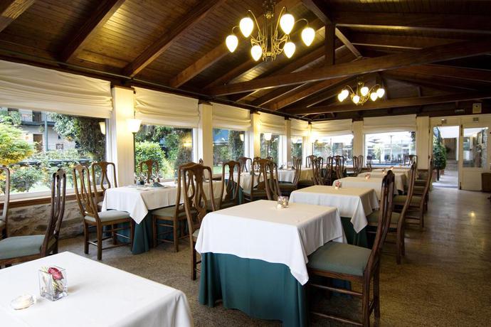 Imagen del bar/restaurante del Hotel Virxe Da Cerca By Pousadas De Compostela. Foto 14