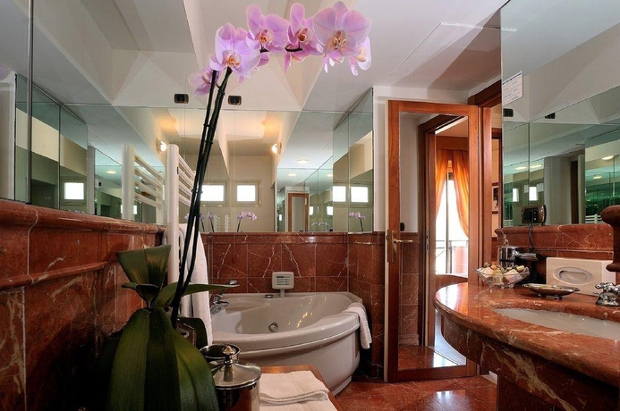 Imagen general del Hotel Vis à Vis, Sestri Levante. Foto 7