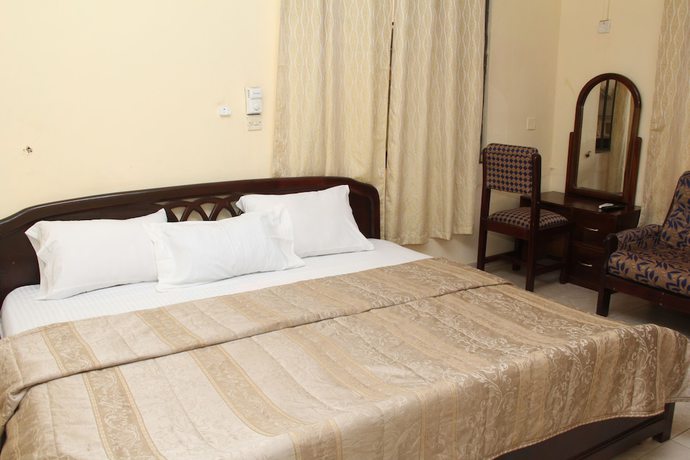 Imagen de la habitación del Hotel Vis-A-Vis. Foto 12
