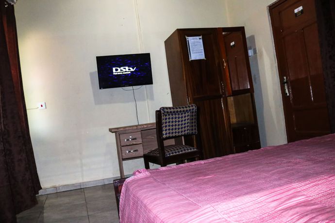Imagen de la habitación del Hotel Vis-A-Vis. Foto 14