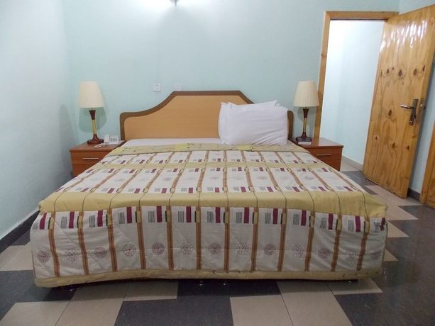 Imagen de la habitación del Hotel Visa Karenas. Foto 16