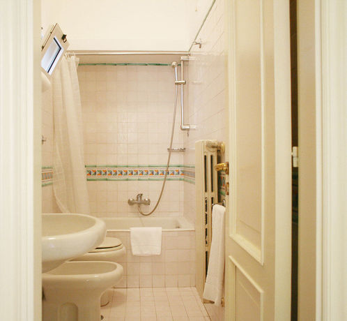 Imagen de la habitación del Hotel Visa Residence. Foto 9