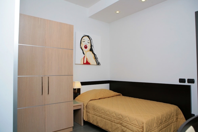 Imagen de la habitación del Hotel Visagi. Foto 10