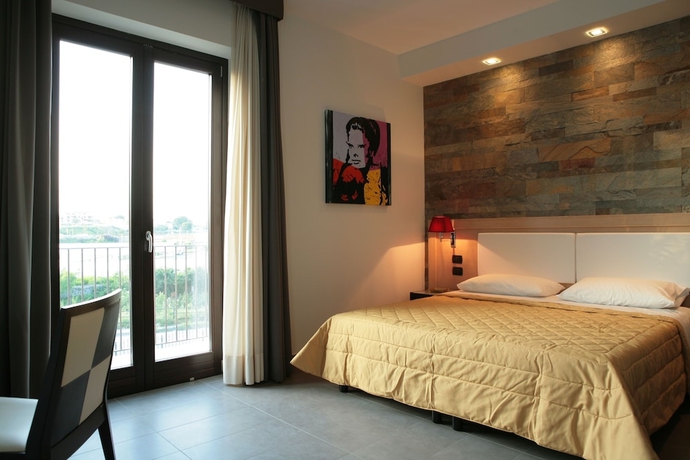 Imagen de la habitación del Hotel Visagi. Foto 12