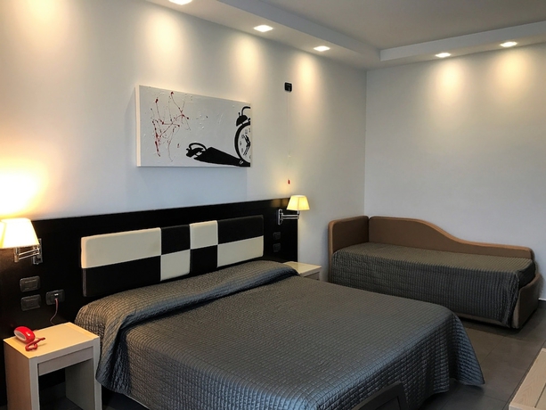 Imagen de la habitación del Hotel Visagi. Foto 17