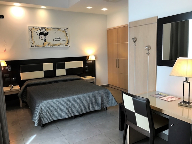 Imagen de la habitación del Hotel Visagi. Foto 18