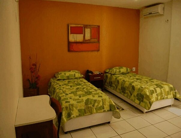 Imagen de la habitación del Hotel Visconde. Foto 26