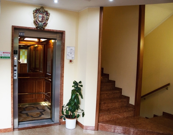 Imagen de los interiores del Hotel Visconti. Foto 13