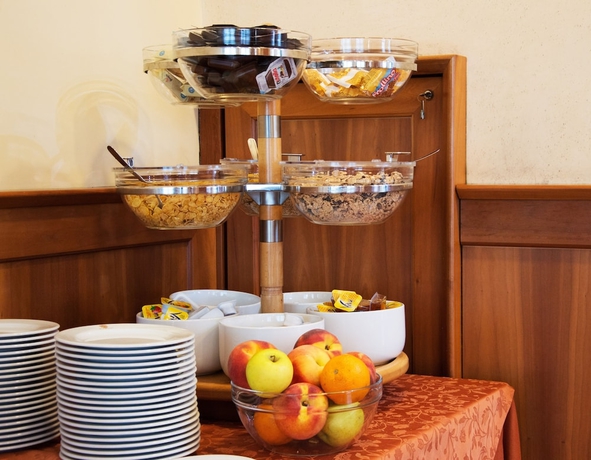 Imagen del bar/restaurante del Hotel Visconti. Foto 2