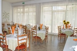 Imagen del bar/restaurante del Hotel Viscount. Foto 2