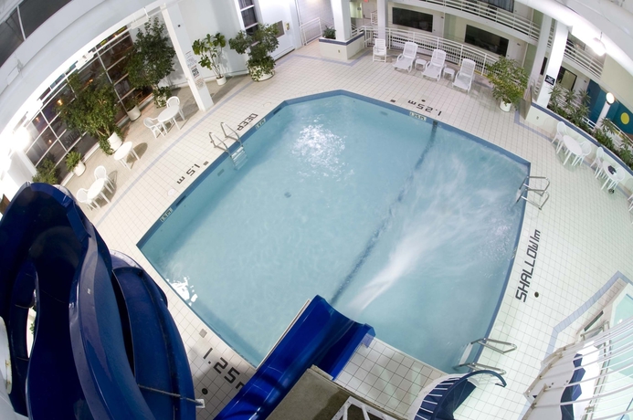 Imagen de la piscina del Hotel Viscount Gort. Foto 19