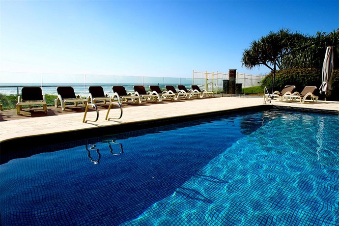 Imagen de la piscina del Hotel Viscount On The Beach. Foto 15