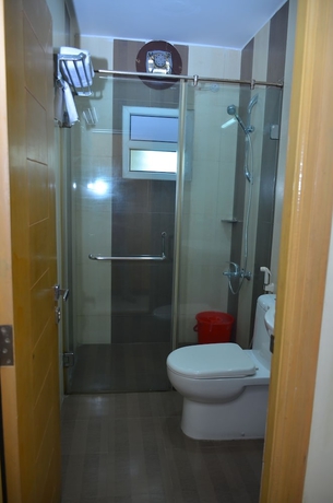 Imagen de la habitación del Hotel Vishal Prakruthi Resorts. Foto 9