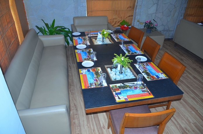 Imagen del bar/restaurante del Hotel Vishal Prakruthi Resorts. Foto 4