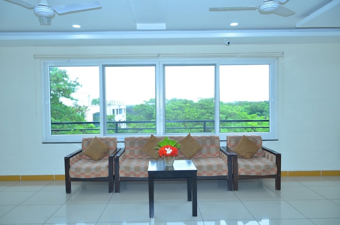 Imagen de los interiores del Hotel Vishal Prakruthi Resorts. Foto 13