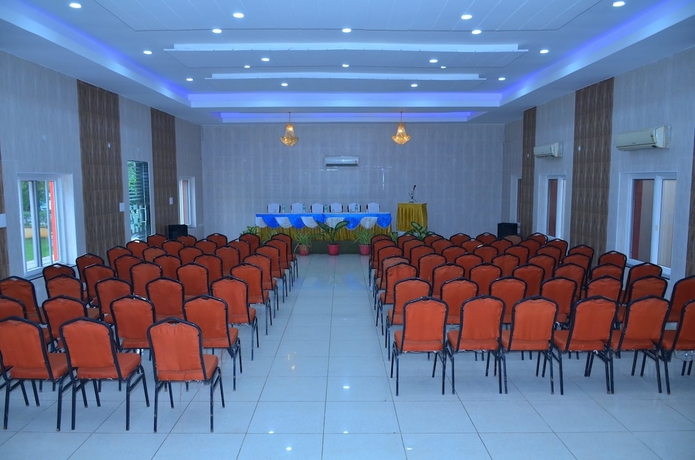 Imagen de los interiores del Hotel Vishal Prakruthi Resorts. Foto 18