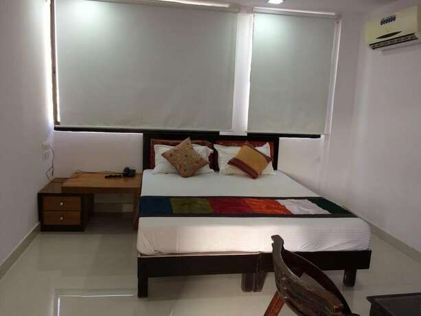 Imagen general del Hotel Vishalas The Raj Kesar Regency. Foto 11