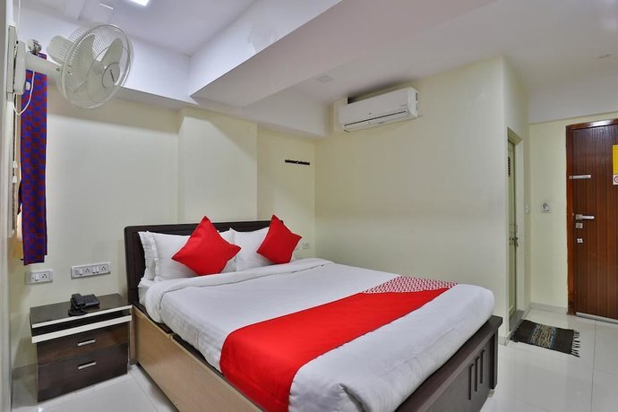 Imagen de la habitación del Hotel Vishwa. Foto 10