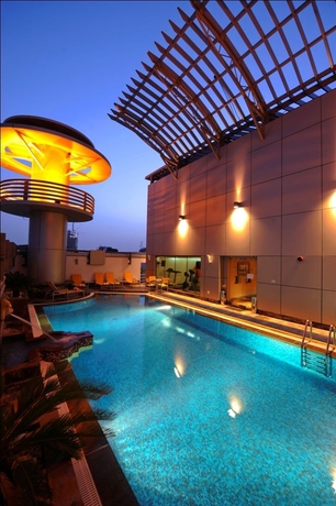 Imagen de la piscina del Hotel Vision Apartments. Foto 8