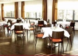 Imagen del bar/restaurante del Hotel Visit Hotel. Foto 2