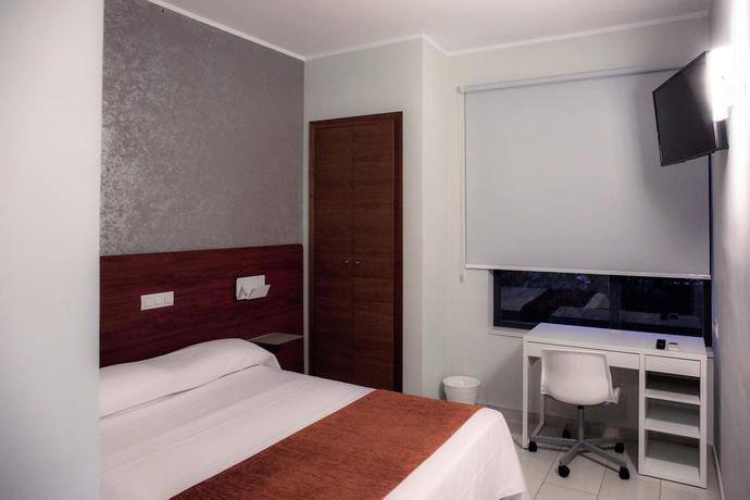 Imagen de la habitación del Hotel Vista Al Sol. Foto 6