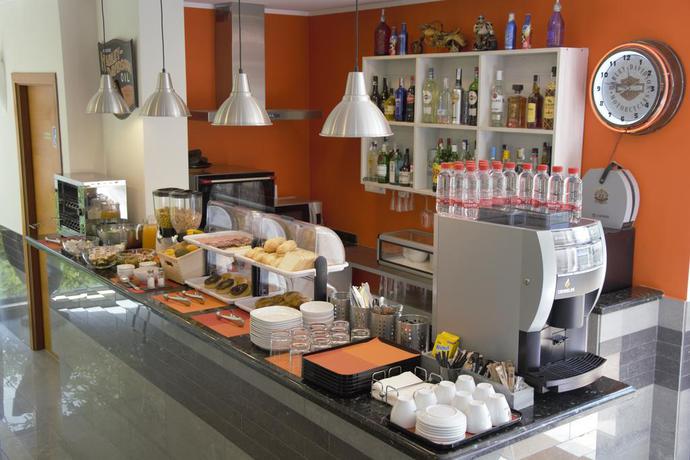 Imagen del bar/restaurante del Hotel Vista Al Sol. Foto 4